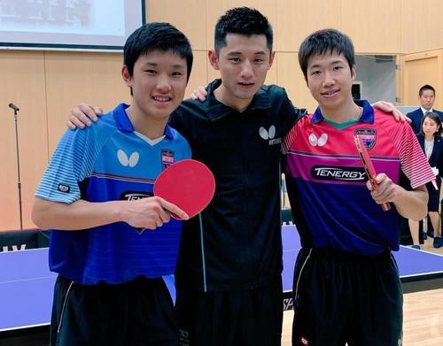 现出明显的 现出明显的