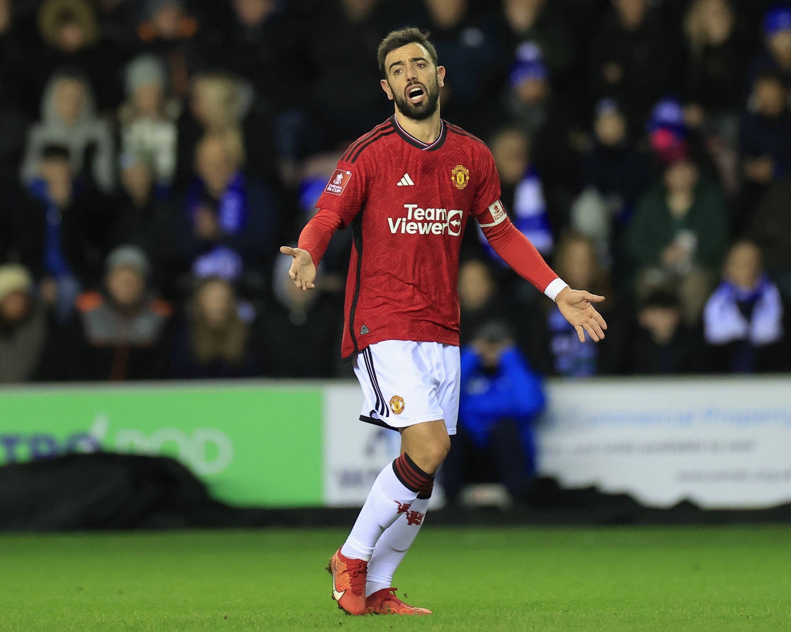 中场一脚 中场一脚