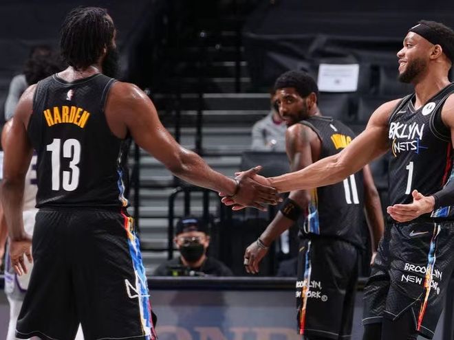 往往首当其 往往首当其