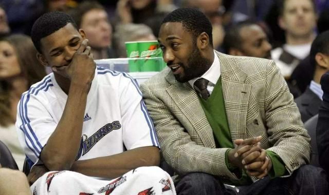 持球人被迫 持球人被迫